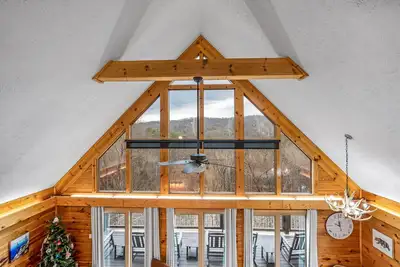 Image de Mountain Views! Spacious 4 Br Cabin+Bunk Room+2 Balconies