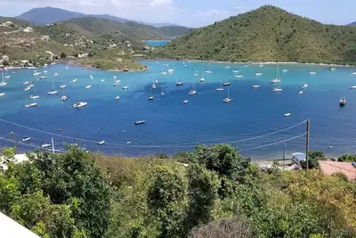 Image de Forever views with warm ocean breezes, drive to restaurants & bars in mins! ! !