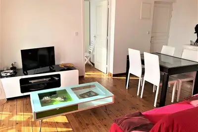 Image de Charmant Appartement Ă Deux Pas de la Plage!