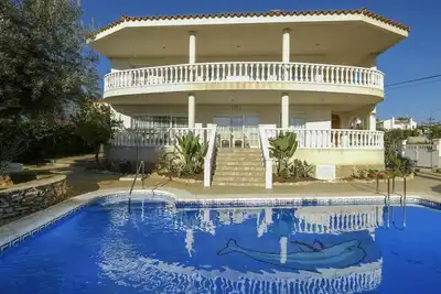 Image de Belle maison de vacances privée pour 12 personnes avec Wifi, piscine privée, Tv, patio et parking