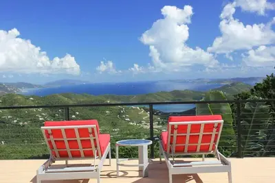 Image de Venez voir nos belles mises à jour! Piscine, A / C, bain à remous, intimité!