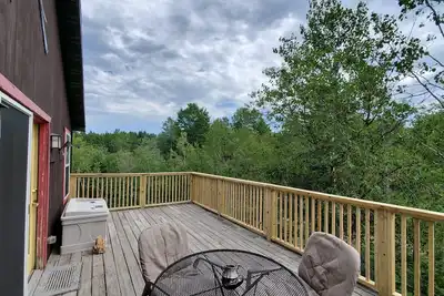 Image de Peaceful Manistee River Front Home