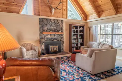 Image de Blue Ridge Chalet: Light & Bright Mountain Cabin