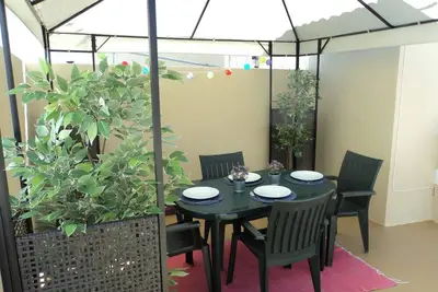 Image de Typical refurbished villa in the center of Quarteira near the beach