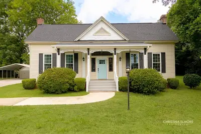 Image de Oak River Company Farmhouse