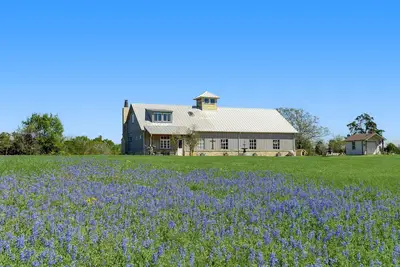 Image de Brenham-Home/Barn amazing place to stay! Completed 2019