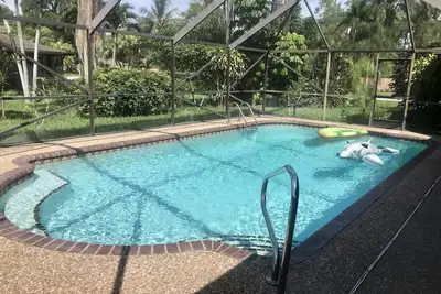 Image de Escape the cold weather, enjoy the pool, blue skies, & sunny beaches sleeps 10