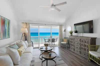 Image de 30a Condo W/ Loft! Newly Renovated! Sleeps 6! Gulf Front Condo! Bch Srvc Incl! ! !