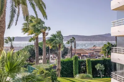 Image de Confortable appartement pour 4 personnes avec climatisation, Wifi, Tv, terrasse et parking