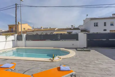 Image de Magnifique maison de vacances privée avec Wifi, climatisation, piscine privée, Tv et patio