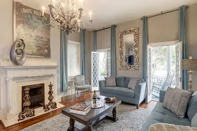 Elegant Home Near Forsyth | Heated Pool Access | Southern Hall Lower By Southern Belle Savannah