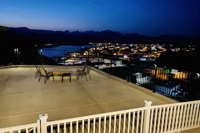 Image de —Brand New Home--Beautiful River Views, Lots Of Parking