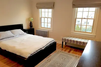 Image de Sunny Williamsburg 2bdr with 3 beds. Great location and 15 minutes to Union Sq.