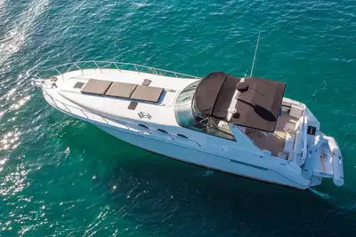 Image de Luxury yacht day tour or overnight.