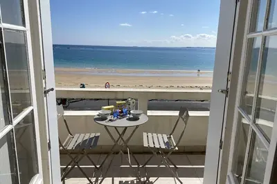 Face à la grande plage de Saint Cast, agréable appartement T2 avec vue mer, 1 chambre, 3 personnes