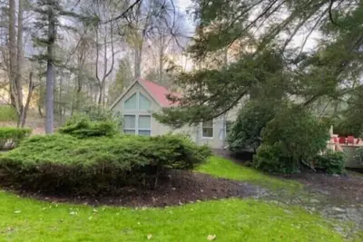 Image de 🌲🚣‍♂️🦅 Spacious Lake Cottage Mstr Suite Lrg Deck Lake Wallenpaupack