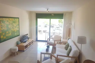 Image de Large apartment 75m2 with pool and parking, two steps from the beach