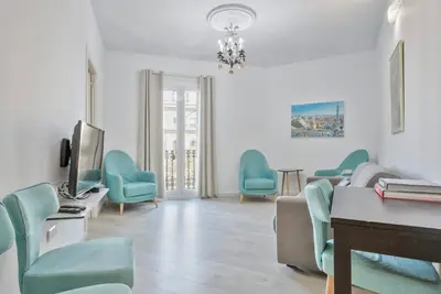 Image de Large 3br bright with balconies