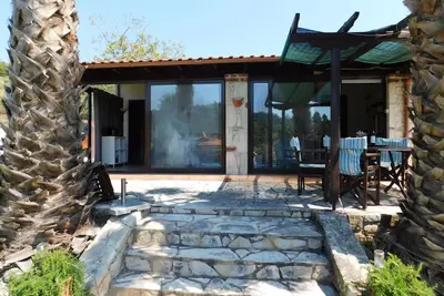Image de 2-bedroom bungalow in an idyllic olive grove