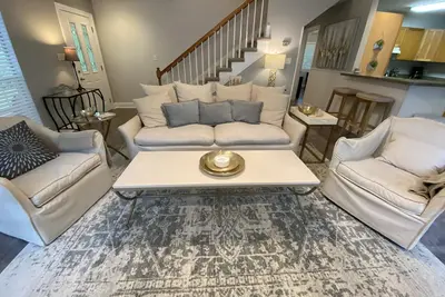 Image de Sleepy Lagoon Cottage - On 30 lush acres & just minutes from Downtown Covington!