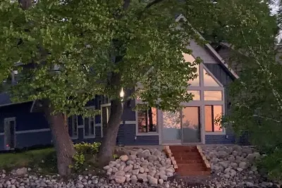 Image de Exquisite Cottage on Lake Brophy. Lic1971