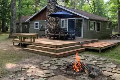 Image de Blue Lake Cottage - Pet Friendly Rental