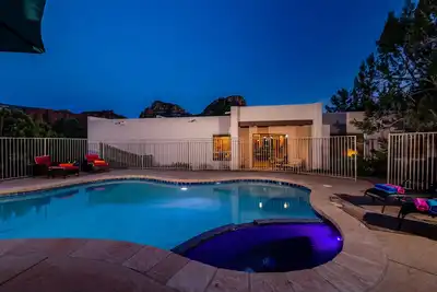 Image de Sedona Spectacular-Salt Water Pool & Hot Tub, Red Rock Views, Near Trails, Location!