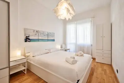 Knock Knock 10 min from Maria Vittoria Flat Hospital