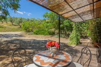 Belle maison de vacances privée avec Wifi, piscine privée, Tv, terrasse, animaux admis et parking