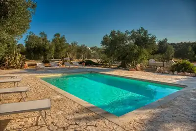 Image de Beautiful trullo with separate  smaller trullo, both with aircon and wifi.