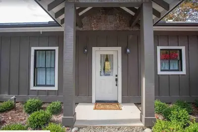 Image de Chateau Claret - Mountain Vineyard Getaway on the Highlands Plateau