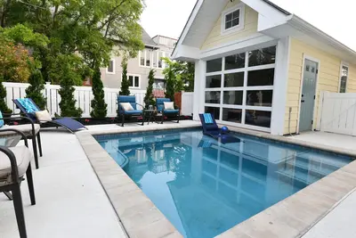 Image de Heated Pool! Open Early April! Cabana! Dine Outside! 1. 5 Blocks 2 Beach & Town