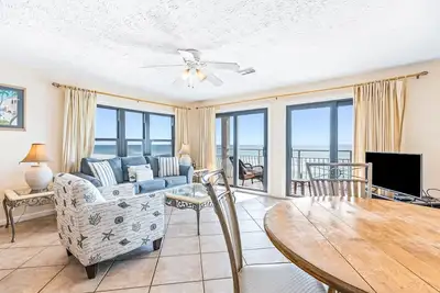 Image de Second Floor Condo Many Amenities, Beach Access, Beach Equipment Included