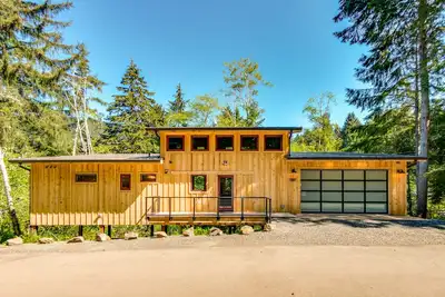 Image de Barnhaus -- Beautiful home on quiet cul-du-sac short distance from the beach