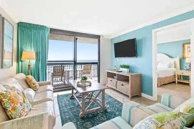 Image de 4th Floor Welcoming Condo, On-site pool w/ bar & restaurant