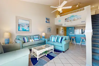 Image de Gulf-front condo with complimentary beach equipment - near shops & dining