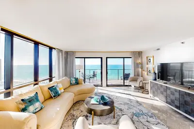 Image de Remodeled 8th-floor condo with great amenities, Gulf view, W/D & large balcony