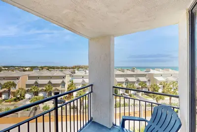 Image de Warm, welcoming condo with outdoor pool/clubhouse - short stroll to beach