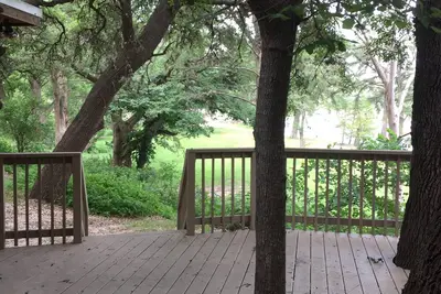 Image de Belle vue sur la rivière Frio à partir de votre véranda.