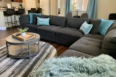 Image de Big, Bright Bidwell Beauty in Folsom