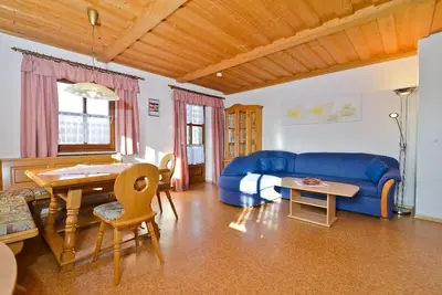 Image de Vacation apartment with balcony, two terraces and a large sunbathing lawn