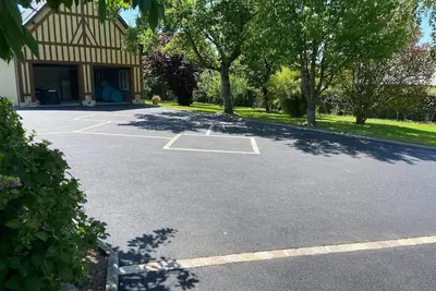 Image de Maison, grand jardin, 5min plage de Honfleur voiture, 6 personnes