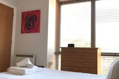 Image de Spacious, Light and airy comfortable 2 bedroom apartment