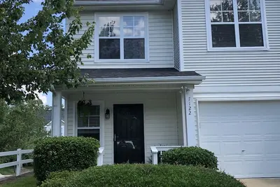 Image de Nicely furnished 2 bedroom with newer construction in nice area!