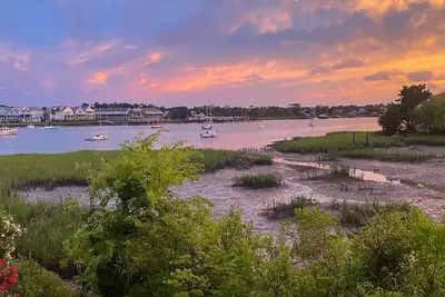 Image de Waterfront Condo on Folly River at Folly Beach. Sleeps 8!