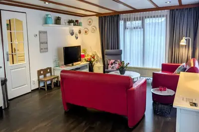 Image de Veluwe Apeldoorn: spacious comfortable chalet + garden - beautiful child-friendly park