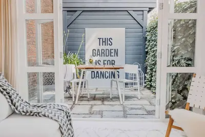 Image de Sea and the City: A cozy cottage in a unique location in the Netherlands