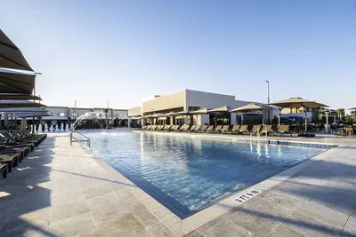 Image de New 4 B/R  Near Disney, Free Parking & Wi-Fi, Family Friendly Heated Pool