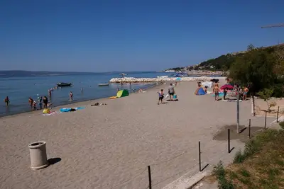 Image de Appartement de vacances Omiš pour 1 - 9 personnes avec 3 chambres à coucher - Logement de vacances d