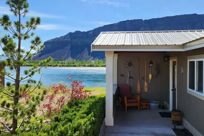 Image de Rustic Cabin on the Columbia river.